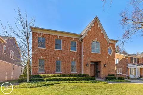 Exterior - 577 Washington, Grosse Pointe, MI 48230 photo 2 of 23