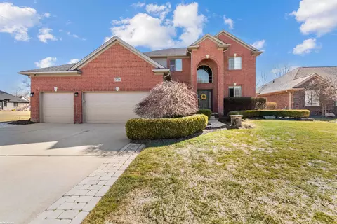 21736 Pine Cone, Macomb, MI 48042