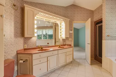 Bath - 10722 S Gera, Birch Run, MI 48415 photo 3 of 8