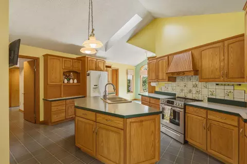 Kitchen - 10722 S Gera, Birch Run, MI 48415 photo 2 of 9
