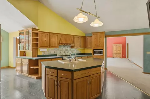 Kitchen - 10722 S Gera, Birch Run, MI 48415 photo 6 of 9