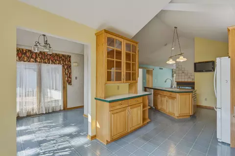 Entry Way - 10722 S Gera, Birch Run, MI 48415 photo 4 of 9
