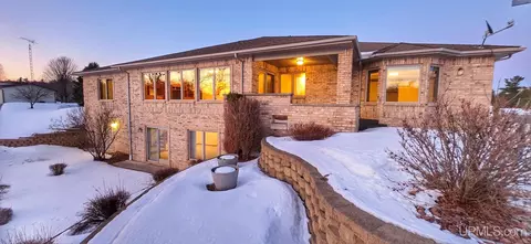 5723 W River Mdws, Norway, MI 49870