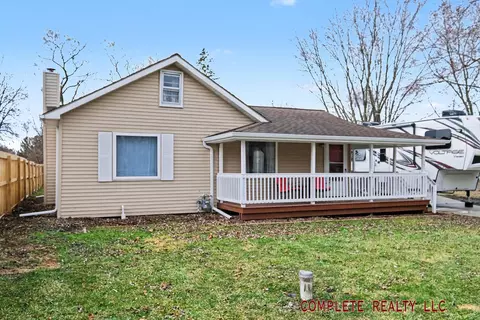 Exterior - 1051 Pinehurst, Mount Morris, MI 48458 photo 2 of 10