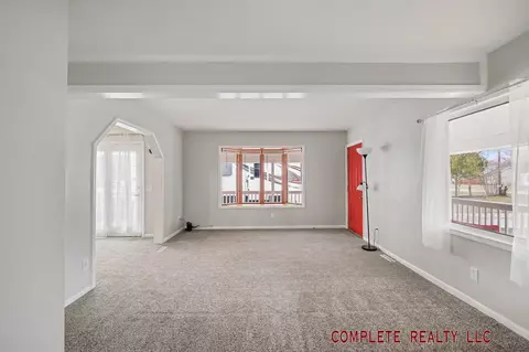 Living - 1051 Pinehurst, Mount Morris, MI 48458 photo 3 of 5