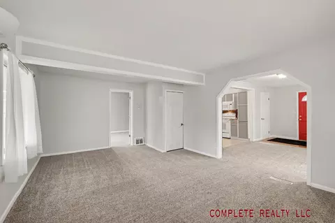 Living - 1051 Pinehurst, Mount Morris, MI 48458 photo 2 of 5