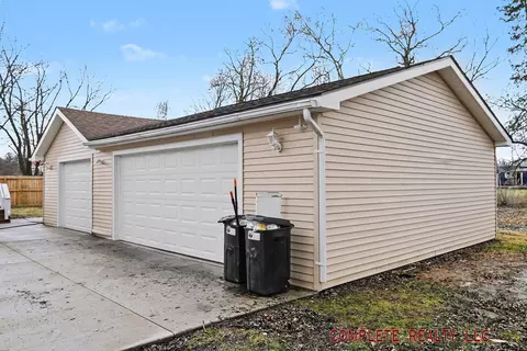 Exterior - 1051 Pinehurst, Mount Morris, MI 48458 photo 1 of 10