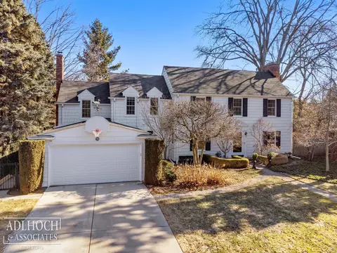 450 University, Grosse Pointe, MI 48230