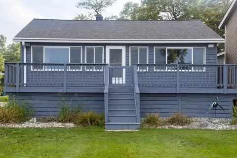 9 Bay Shr, Bay City, MI 48706