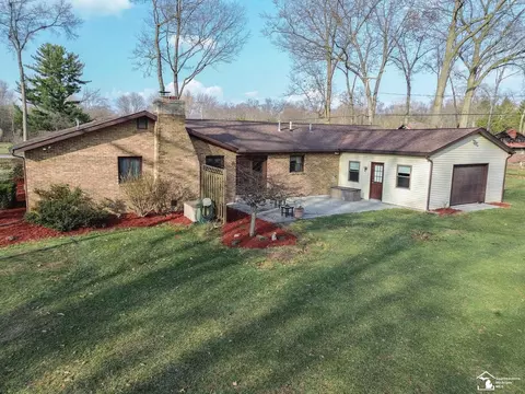Exterior - 3335 School, Temperance, MI 48182 photo 4 of 6