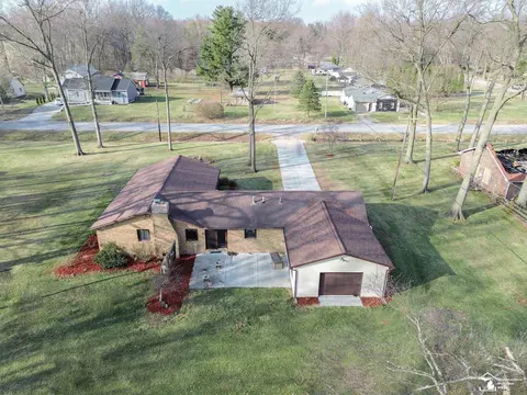 View/Area - 3335 School, Temperance, MI 48182 photo 2 of 6