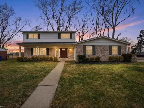 32253 Newcastle, Warren, MI 48093