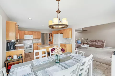 Dining - 21368 Rome, Macomb, MI 48044 photo 2 of 2