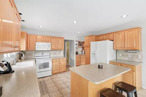 Kitchen - 21368 Rome, Macomb, MI 48044 photo 1 of 3