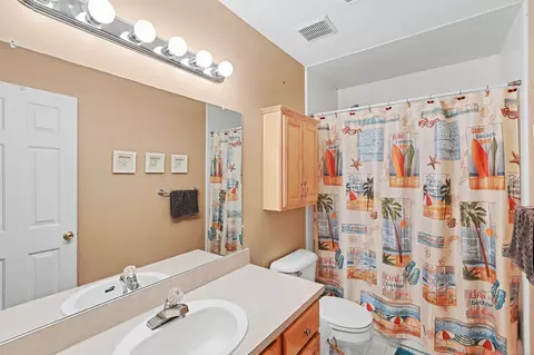Bath - 21368 Rome, Macomb, MI 48044 photo 3 of 4