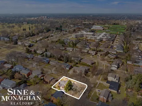 View/Area - 715 Pear Tree, Grosse Pointe Woods, MI 48236 photo 9 of 11