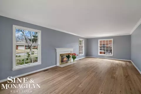 Living - 715 Pear Tree, Grosse Pointe Woods, MI 48236 photo 1 of 8