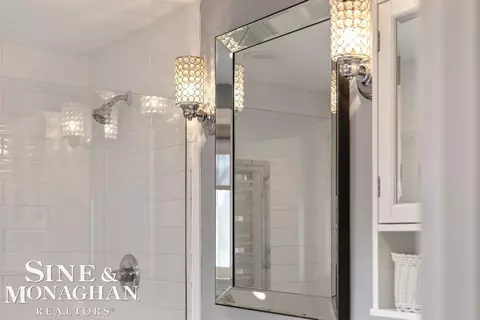 Bath - 715 Pear Tree, Grosse Pointe Woods, MI 48236 photo 4 of 6