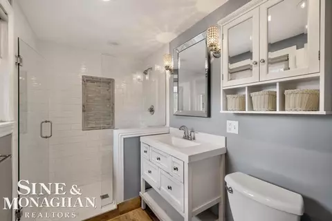 Bath - 715 Pear Tree, Grosse Pointe Woods, MI 48236 photo 3 of 6