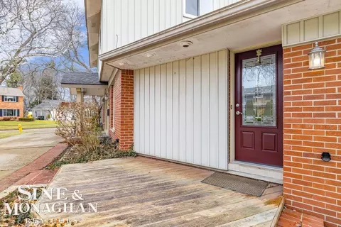 Exterior - 715 Pear Tree, Grosse Pointe Woods, MI 48236 photo 7 of 9