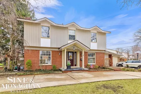 Exterior - 715 Pear Tree, Grosse Pointe Woods, MI 48236 photo 6 of 9