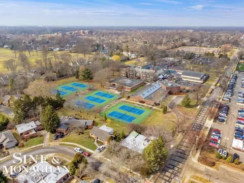 View/Area - 715 Pear Tree, Grosse Pointe Woods, MI 48236 photo 5 of 11