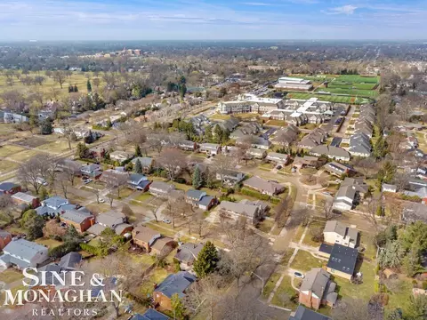 View/Area - 715 Pear Tree, Grosse Pointe Woods, MI 48236 photo 8 of 11