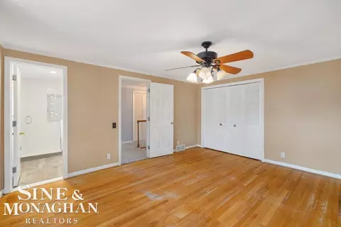 Bedroom - 715 Pear Tree, Grosse Pointe Woods, MI 48236 photo 1 of 4
