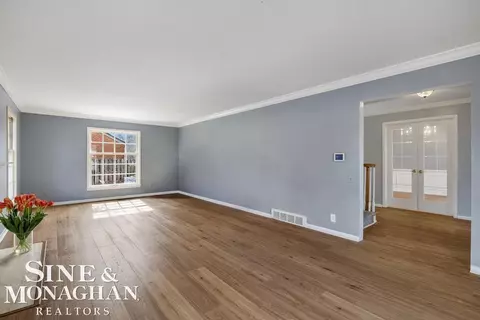 Living - 715 Pear Tree, Grosse Pointe Woods, MI 48236 photo 4 of 8
