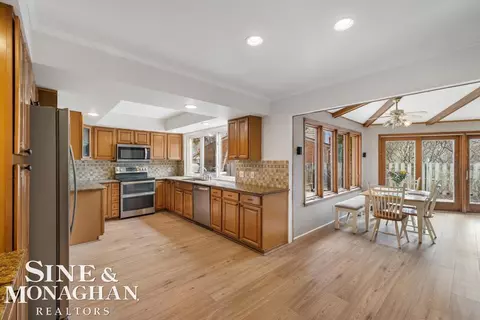 Kitchen - 715 Pear Tree, Grosse Pointe Woods, MI 48236 photo 1 of 6