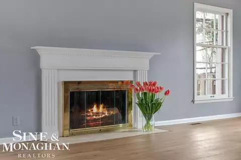 Living - 715 Pear Tree, Grosse Pointe Woods, MI 48236 photo 2 of 8