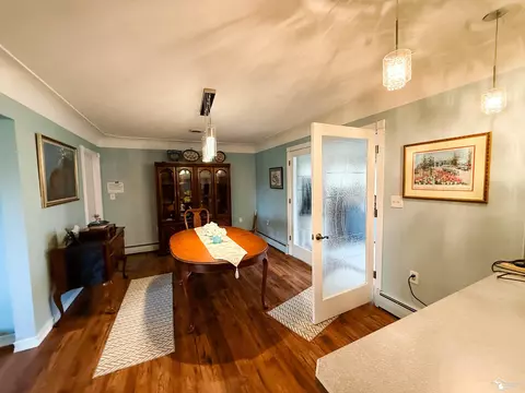 Dining - 4230 Saint Anthony, Temperance, MI 48182 photo 3 of 5
