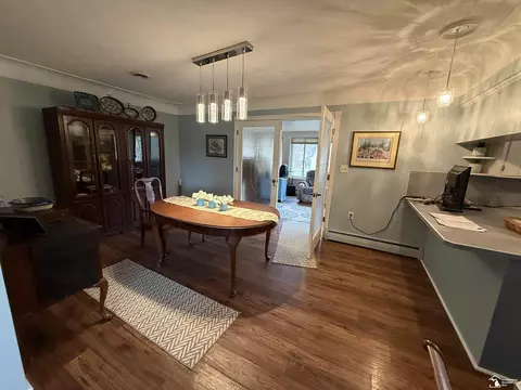 Dining - 4230 Saint Anthony, Temperance, MI 48182 photo 2 of 5