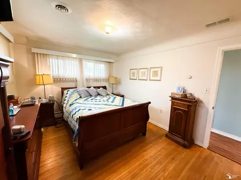 Bedroom - 4230 Saint Anthony, Temperance, MI 48182 photo 1 of 3