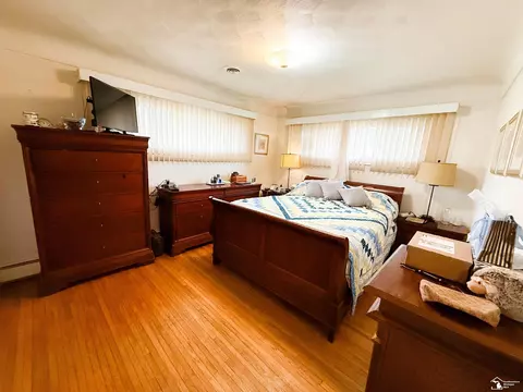 Bedroom - 4230 Saint Anthony, Temperance, MI 48182 photo 2 of 3