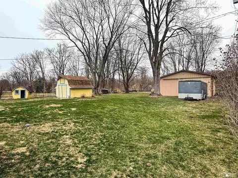 Exterior - 4230 Saint Anthony, Temperance, MI 48182 photo 3 of 5