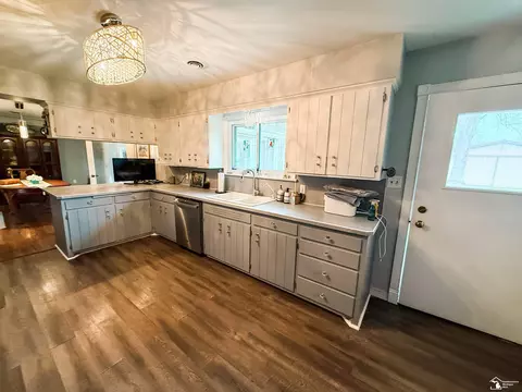 Kitchen - 4230 Saint Anthony, Temperance, MI 48182 photo 2 of 3