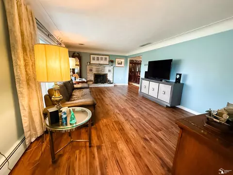 Living - 4230 Saint Anthony, Temperance, MI 48182 photo 1 of 5
