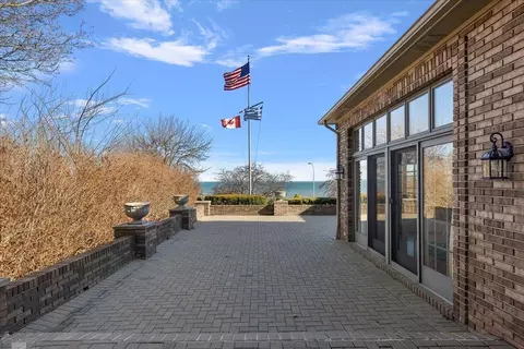 Exterior - 207 Lake Shr, Grosse Pointe Farms, MI 48236 photo 10 of 13