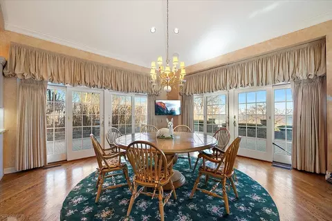 Dining - 207 Lake Shr, Grosse Pointe Farms, MI 48236 photo 4 of 6