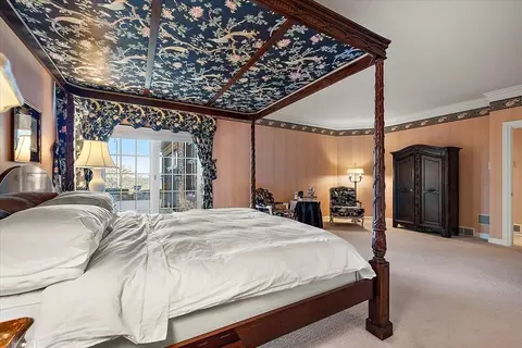 Bedroom - 207 Lake Shr, Grosse Pointe Farms, MI 48236 photo 3 of 11