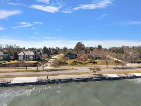 View/Area - 207 Lake Shr, Grosse Pointe Farms, MI 48236 photo 5 of 12