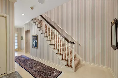 Entry Way - 207 Lake Shr, Grosse Pointe Farms, MI 48236 photo 3 of 6