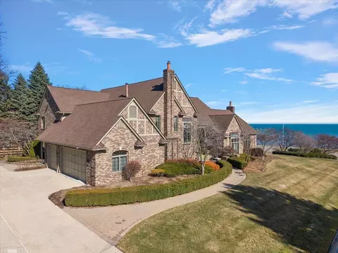Exterior - 207 Lake Shr, Grosse Pointe Farms, MI 48236 photo 3 of 13