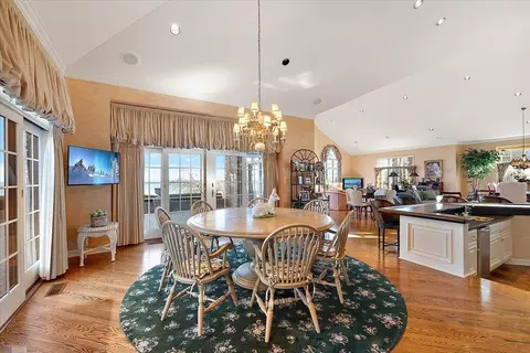 Dining - 207 Lake Shr, Grosse Pointe Farms, MI 48236 photo 5 of 6