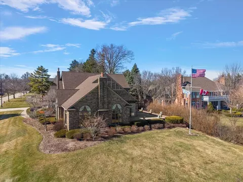 View/Area - 207 Lake Shr, Grosse Pointe Farms, MI 48236 photo 1 of 12