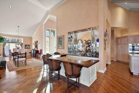 Dining - 207 Lake Shr, Grosse Pointe Farms, MI 48236 photo 3 of 6