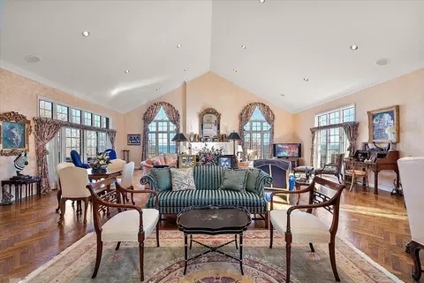 Living - 207 Lake Shr, Grosse Pointe Farms, MI 48236 photo 1 of 8