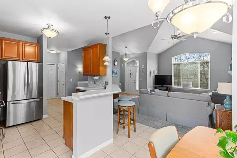 Kitchen - 49514 Sable Crk, Macomb, MI 48042 photo 4 of 4