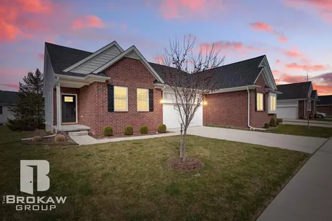 1389 Luxington, Lapeer, MI 48446